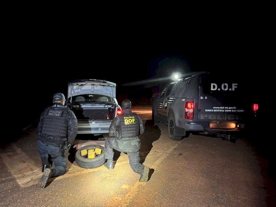 Nova Andradina - Dof prende Mulher com cocaína escondida no estepe do carro