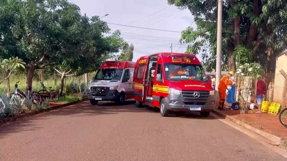 Motociclista morre ao perder controle e bater veículo em poste