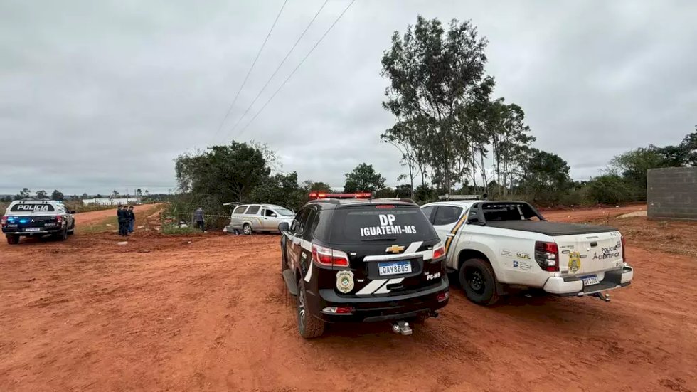 Homem é morto com pisões na cabeça e tem corpo enterrado em cova rasa