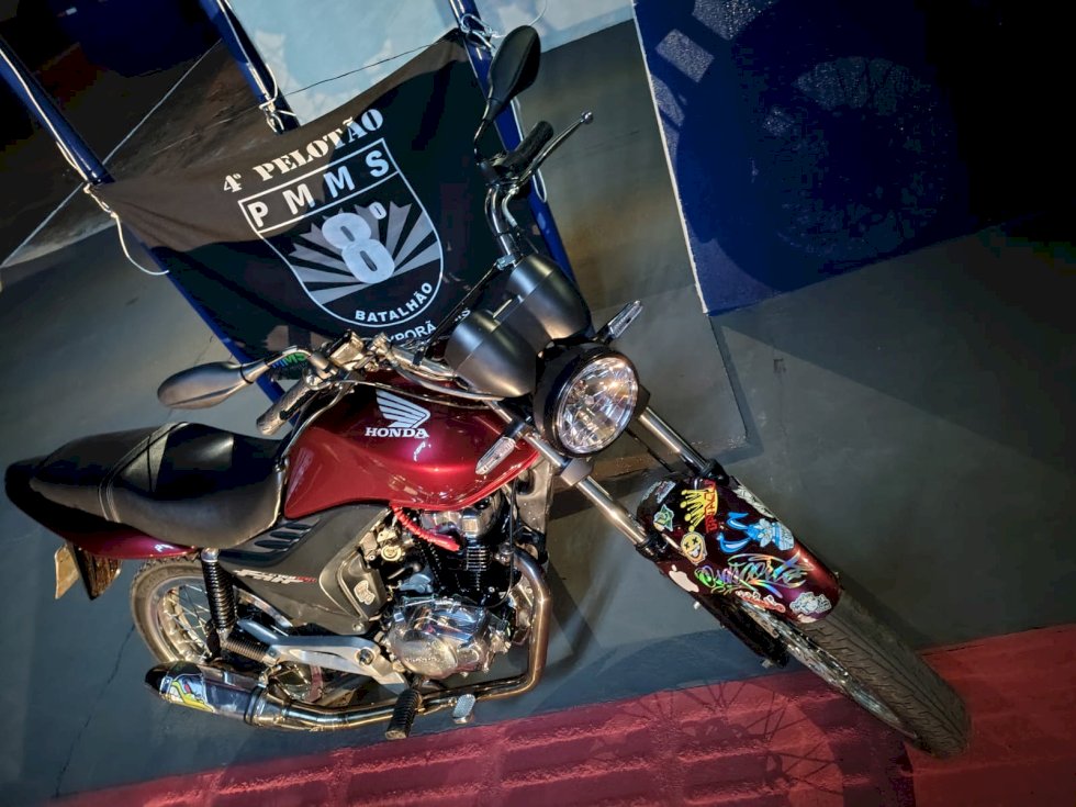 Polícia Militar prende motociclista que realizava manobras perigosas no centro de Batayporã
