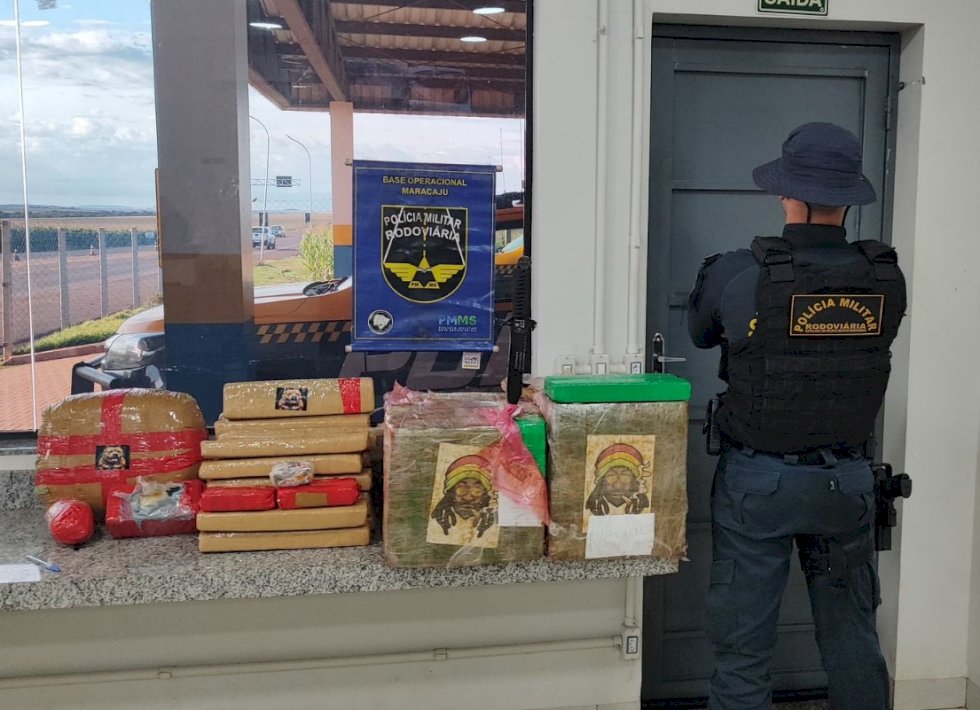 Polícia Militar Rodoviária prende dupla por tráfico de drogas