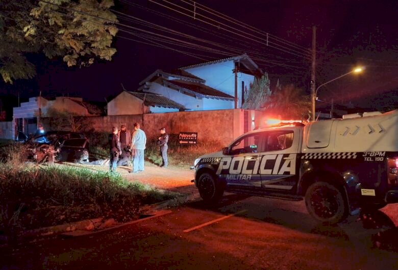 Perseguição termina em acidente e motorista bêbado hospitalizado