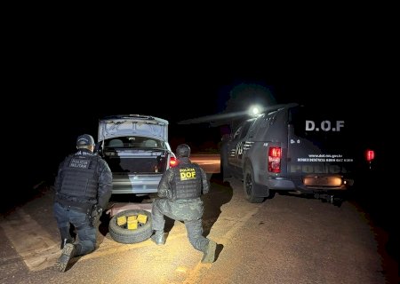 Nova Andradina - Dof prende Mulher com cocaína escondida no estepe do carro