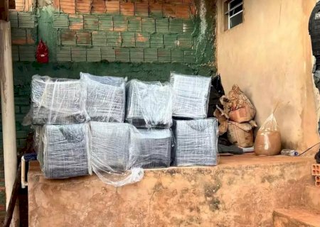 Três são presos carregando caminhão com 3,5 toneladas de maconha