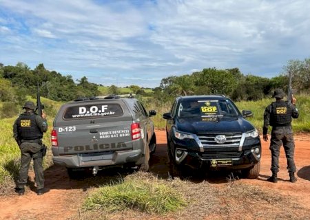 Criminoso morre em confronto com a polícia após manter família refém durante roubo de caminhonete