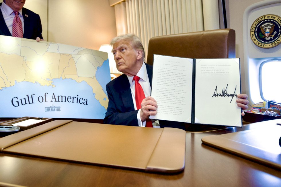 Trump assina tarifa de 50% e considera Brasil ameaça aos EUA