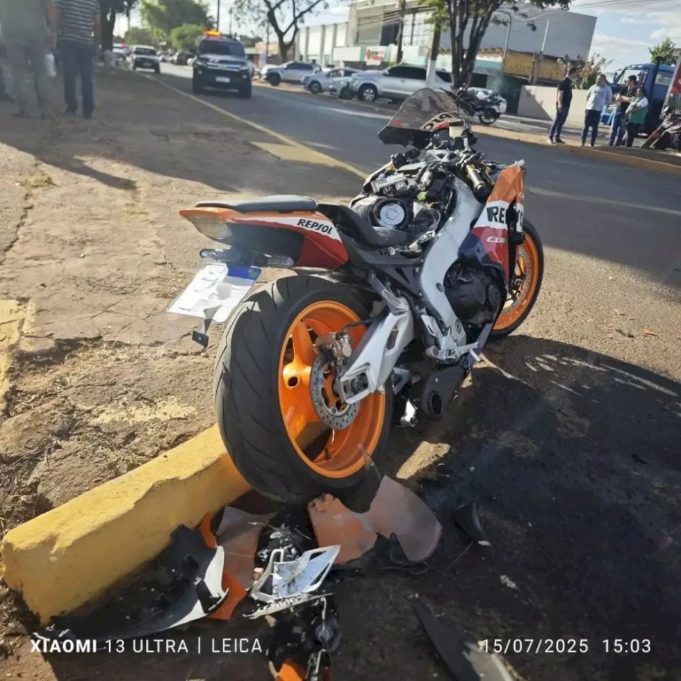 Empresário morre em acidente entre moto e caminhão em cidade no MS