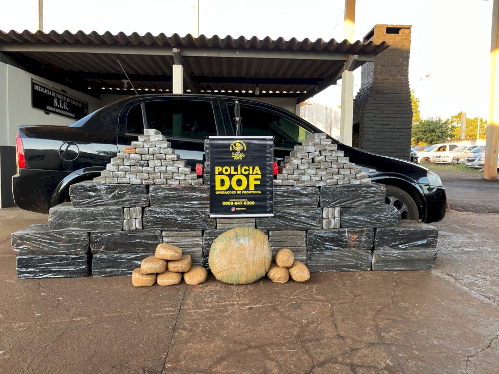DOF apreende carro com mais de meia tonelada de drogas