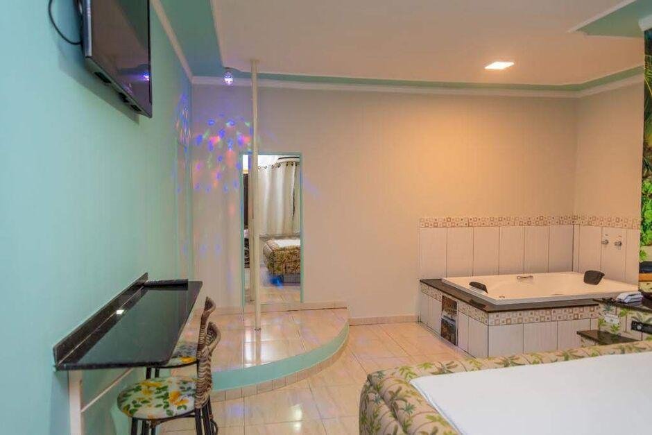 Cliente dá calote em motel e abandona acompanhante com a dívida