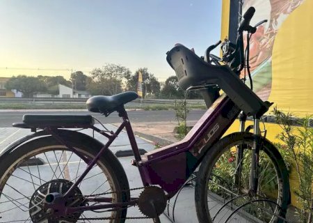 Criança de 2 anos morre após cair de bicicleta elétrica