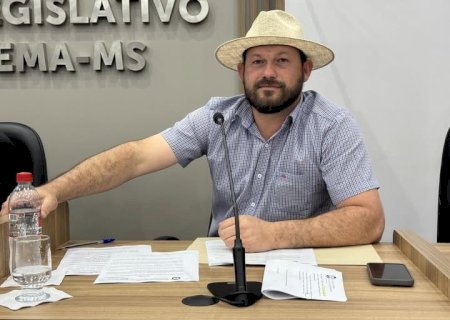 Eder Chicó requer informações e esclarecimento sobre falta e interrupções de água no município e pede implantação de pontos estratégicos para a coleta de lixo reciclável