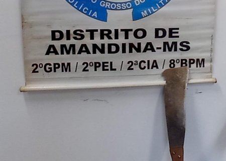 Ivinhema - Polícia Militar prende homem por ameaça, porte de arma branca e dano em Amandina