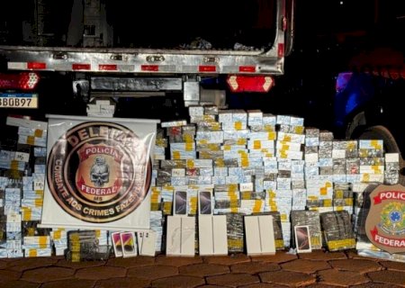 Polícia apreende carga de celulares escondida em caminhão frigorífico