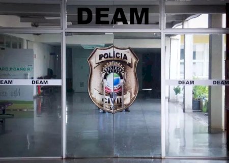 Mãe é esfaqueada na cabeça ao salvar filho de ataque do padrasto