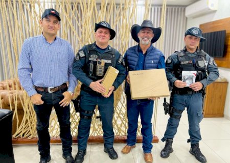 Prefeito de Ivinhema entregou starlink para patrulha rural