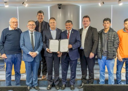 JBS firma convênio com o governo federal para oferta de emprego a beneficiários do Bolsa Família