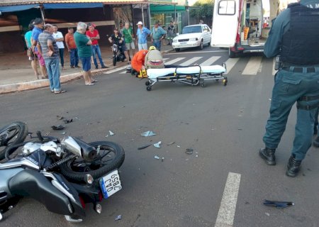 Ivinhema - Acidente entre carro e moto deixa uma vítima com ferimentos leves