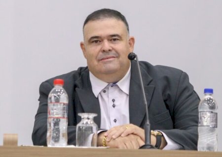 Professor Erlon apresenta Moção Honrosa de Reconhecimento à Banda Municipal e faz indicação solicitando limpeza geral no cemitério municipal