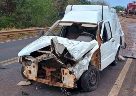Casal residente em Dourados sai ileso de acidente na BR-376