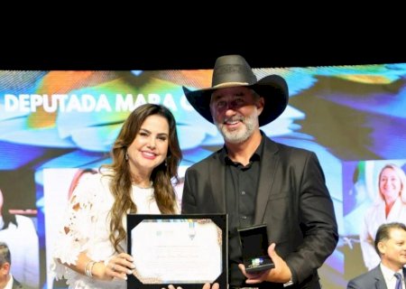 Prefeito de Ivinhema Juliano Ferro foi homenageado na Assembleia Legislativa do MS