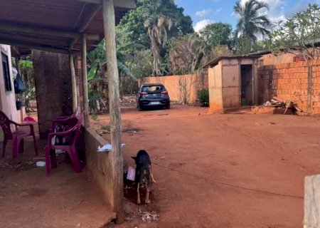Mulher de 40 anos é morta a tiros pelo companheiro,  autor está foragido