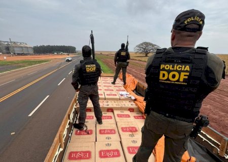 DOF apreende caminhão carregado de cigarros contrabandeados que seguia para o Paraná