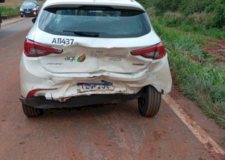 Dois carros colidem no mesmo lugar em que carreta tombou, na MS-276, entre Batayporã e Anaurilândia