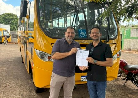 Município de Ivinhema é contemplado com ônibus escolar