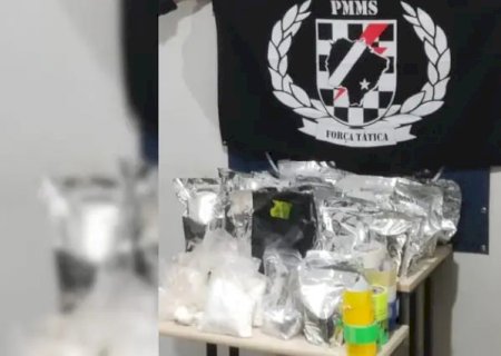 Força Tática fecha refinaria de cocaína e apreende 50kg de drogas