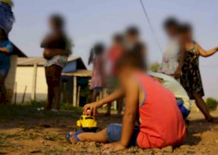 Dourados - Coordenadora de creche leva aluno para casa após atraso do paí e é ameaçada com facão