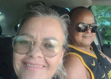 Casal de MS morre em acidente em Goiás após caminhão tombar em batida com picape