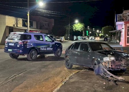 Autor de furto de VW Gol é detido após colidir com viatura durante fuga em Nova Andradina