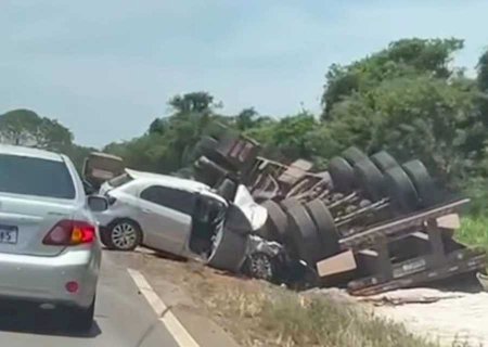Acidente envolvendo carreta e VW Gol é registrado na rodovia MS-480
