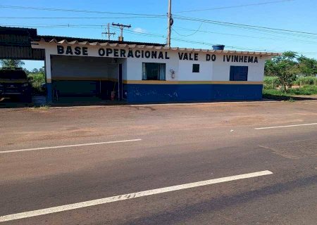 Anaurilândia - Veículo uno colide na traseira de máquina pá carregadeira na MS -395
