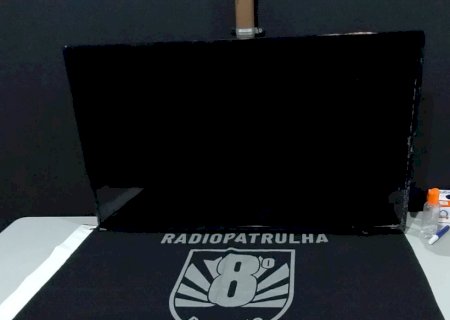 Nova Andradina - Polícia Militar atende ocorrência de achado de objeto em residência