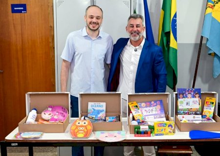 Kit escolar já está disponível na rede pública em Ivinhema