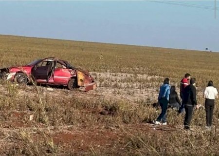 Mulher morre após ser arremessada de veículo em grave capotamento na MS-386
