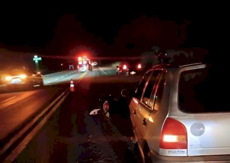 Ivinhema - Colisão entre carro e moto deixa motociclista ferido na BR-376, em Amandina