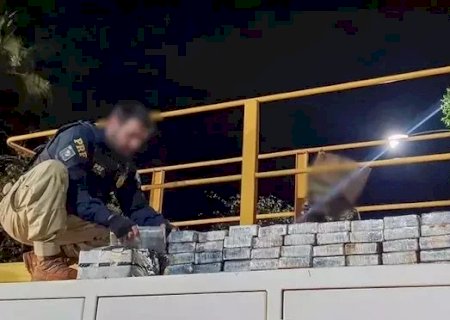 PRF e PM apreendem 440 quilos de cocaína escondidos em caminhão-tanque e prendem motorista
